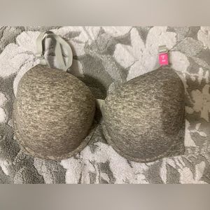 Bra pink victory secret size 36D new with tag